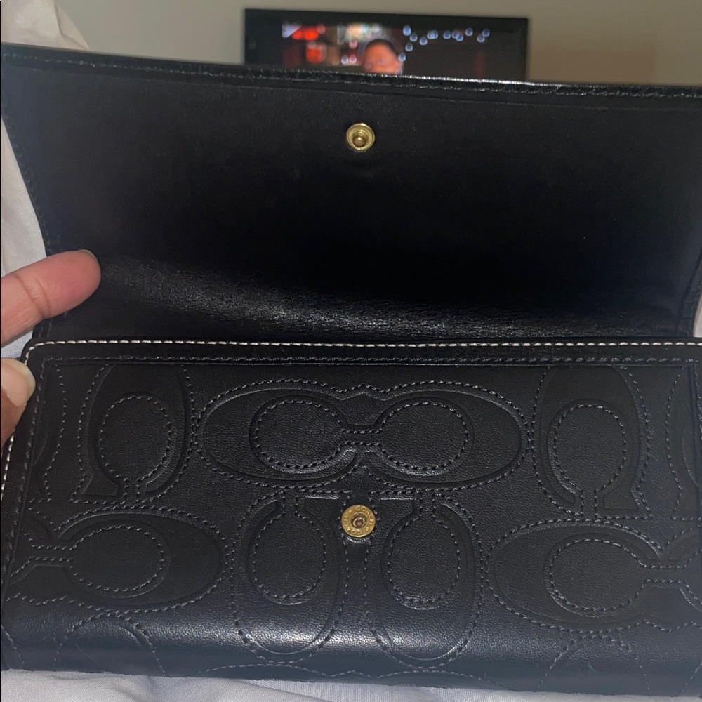 Coach Continental Embossed Wallet with Gold Button - Picture 2 of 8